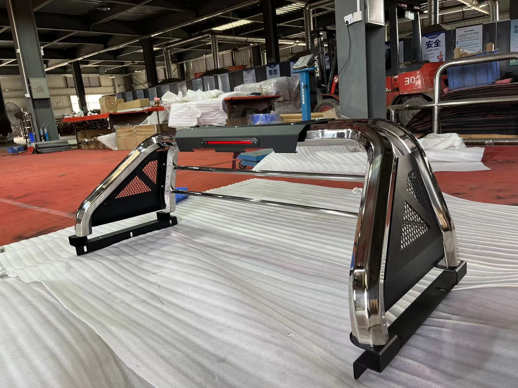 Factory Supply Car Anti Stainless Steel Truck Roll Bar For Volkswagen Amarok Sliver Color