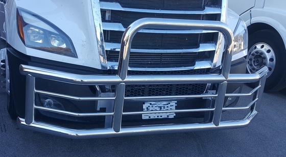 Fabriek Dongsui Nieuwe stijl Semi Truck Bumper Deer Guards Voor Freightliner Cascadia Volvo International Prostar Kenworth Peterbilt Mack Pinnacle