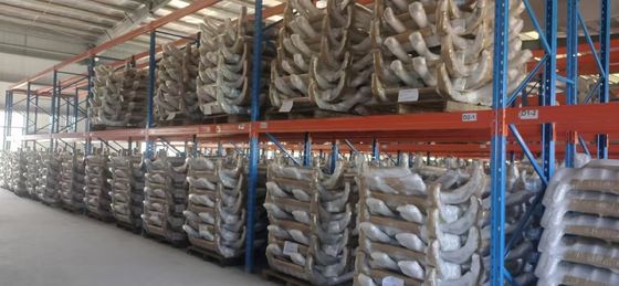 Dongsui Factory Tough Nieuwe stijl originele prijs Semi Truck Bumper Deer Guards Voor Freightliner Cascadia Volvo International Prostar Kenworth Peterbilt Mack Pinnacle