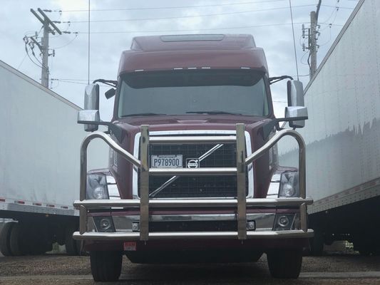Dongsui Factory Tough Nieuwe stijl originele prijs Semi Truck Bumper Deer Guards Voor Freightliner Cascadia Volvo International Prostar Kenworth Peterbilt Mack Pinnacle