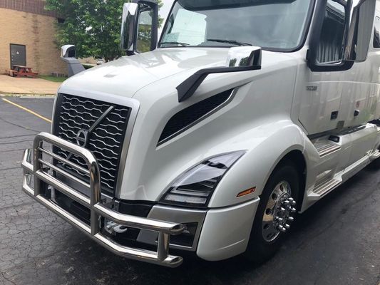 Dongsui Fabriek Robuuste Noord-Amerikaanse fabriek originele prijs Nieuwe stijl Semi Truck Bumper Hertenbeschermers Voor Freightliner Cascadia For Volvo International Prostar Kenworth Peterbilt Mack Pinnacle