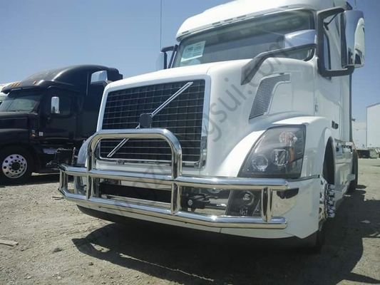 Dongsui Factory Klassieke stijl en hoge kwaliteit Semi Truck Bumper Deer Guards Voor Freightliner Cascadia For Volvo International Prostar Kenworth Peterbilt Mack Pinnacle